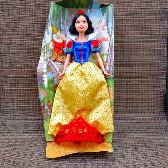 Snow White - Picture 6 of 6